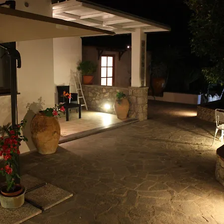Bed & Breakfast Casetta Minghitto 3*